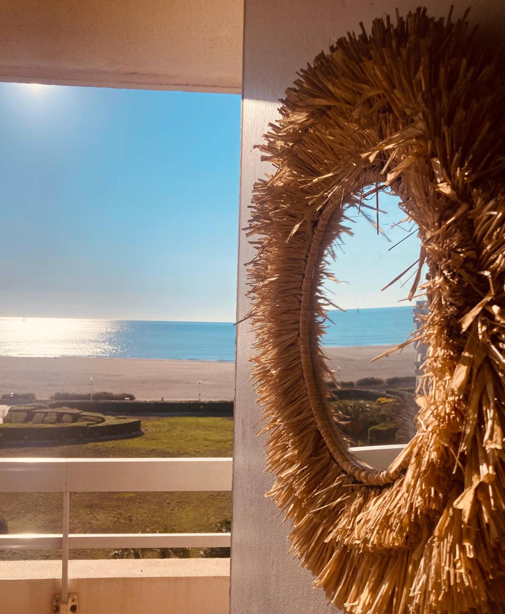 Studio face à la mer +terrasse+ parking Canet-en-Roussillon Esterno foto